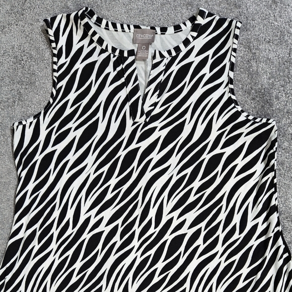 Chico's Black White Abstract Ronni Split Neck Knee Length Dress Stretchy Party - Picture 4 of 8